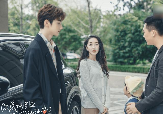 艾米高中校服
