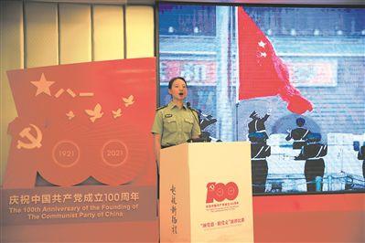 热巴和娜扎后台偶遇，但没打招呼也没点头，上演互翻白眼戏码？