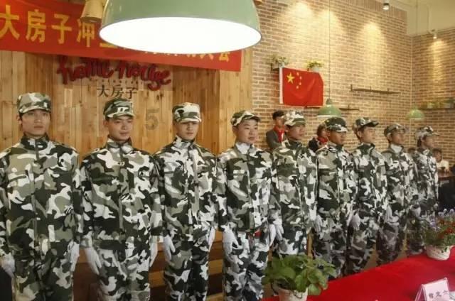 小猫钓鱼游戏龙王版有船